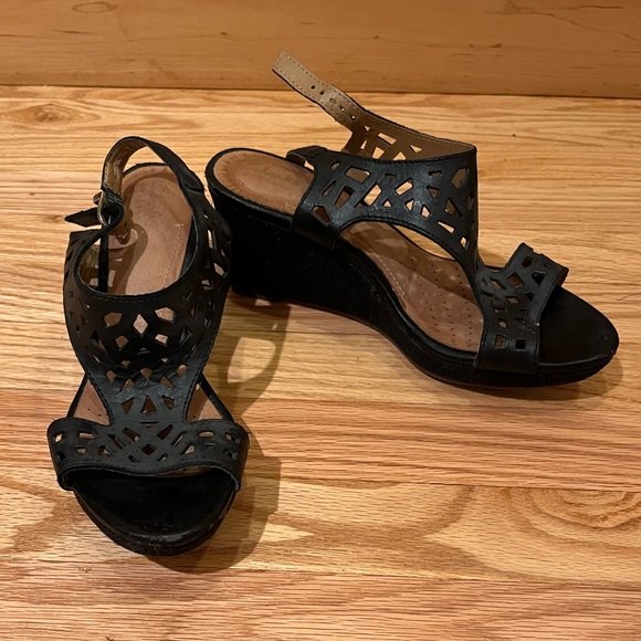 Clarks Shoes - Clark’s Artisan Wedge Sandals
